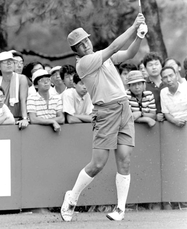 画像: 最終日、倉本を追撃したジャンボ尾崎