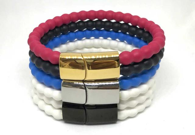 画像: 留め金具は、ゴールド、シルバー、ブラックの3種類