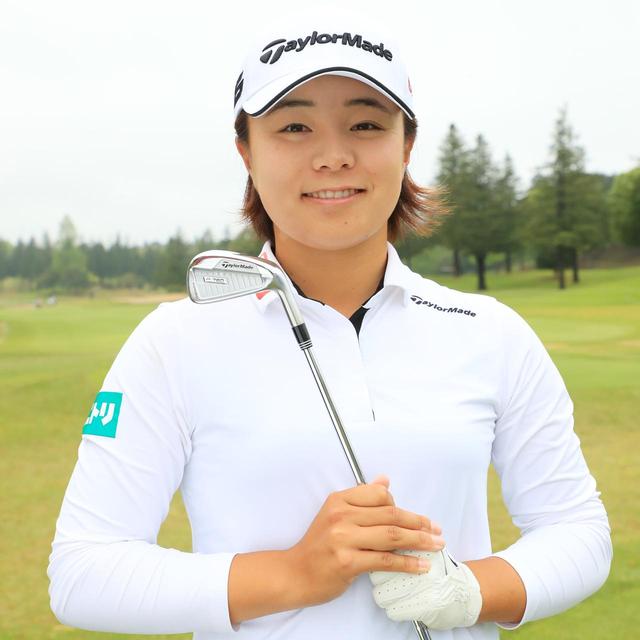 画像: 永峰咲希 「シュッとした顔で操作しやすそうなので選びました。見た目は締まっているのに、球が上がってスピンも入るし、打感もイイです」