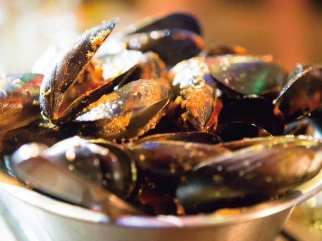 画像: 新鮮な魚介類も魅力。オーストラリア産のムール貝「Blue Mussel」