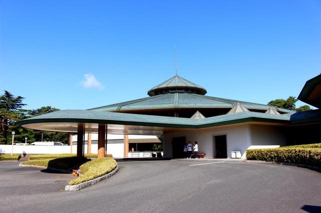 画像: 江戸崎カントリー倶楽部のクラブハウス玄関