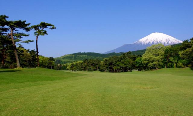 画像2: 9番ホール(630Y・P5)距離のあるパー5は、レギュラーティからでも565Y