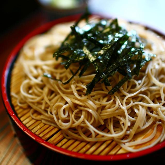 画像: 写真のざるそばのほかに、てんぷらやそばがきなど一品料理も充実