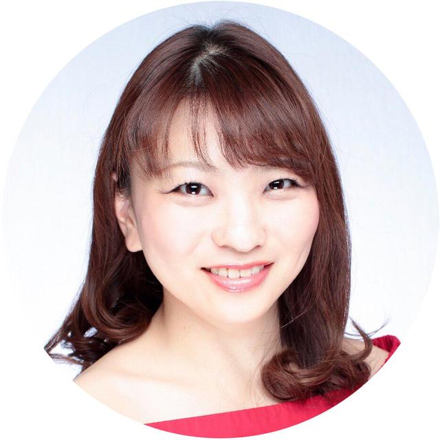 画像: 【先生】KAORI KAORI♡heart エクササイズ&ストレッチスタジオ代表。KAORI式フィットネスで習慣化できるエクササイズを考案。スタジオレッスンのほか、インストラクター養成も行う