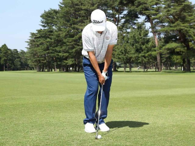 画像1: 【アプローチ】「ゆるまず振るってこういうこと」。今野康晴プロの3打目勝負ウェッジレッスン