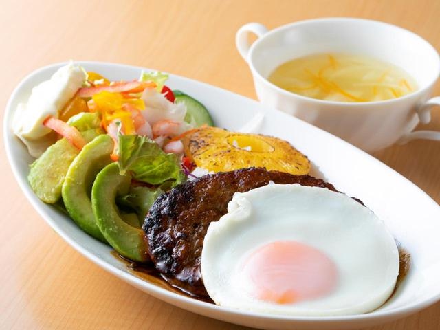 画像: 浦和ゴルフ倶楽部のロコモコ丼(1620円)
