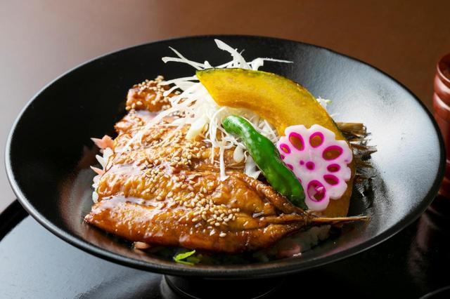 画像: かすみがうらゴルフクラブのいわし蒲焼丼(プレー代+200円)
