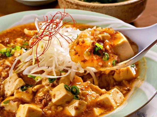 画像: 大間々ゴルフクラブのピリ辛!!マーボー丼(900円)