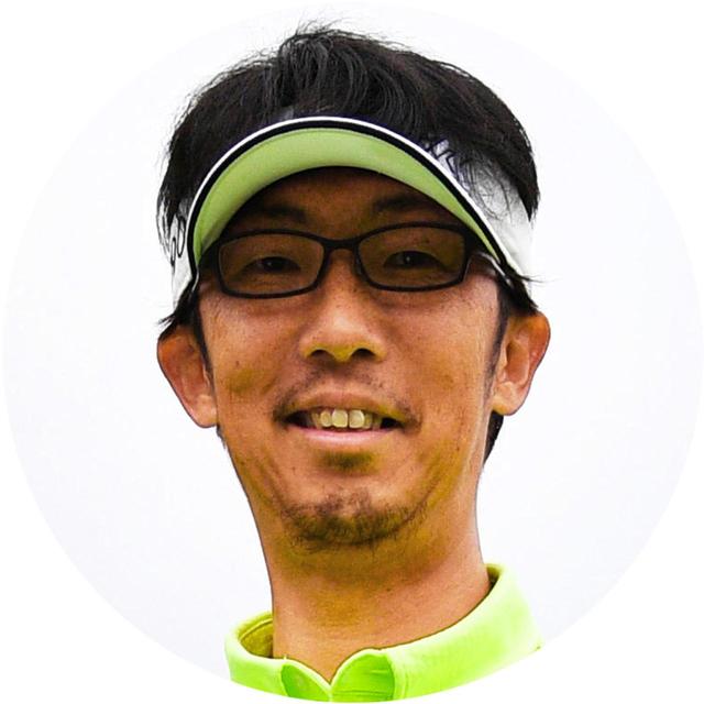 画像: 【解説】坂田雅樹プロ 福岡県出身。父である坂田信弘プロの元でプロになり、坂田塾のコーチと大手前大学ゴルフ部の監督を務める。プロの試合でも活躍するアマチュアの安田祐香を育て上げた