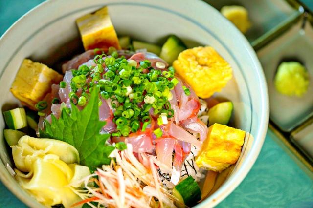 画像: 小田原湯本カントリークラブの地鯵丼(1400円)