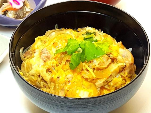 画像: 大和肉鶏の親子丼(1450円)