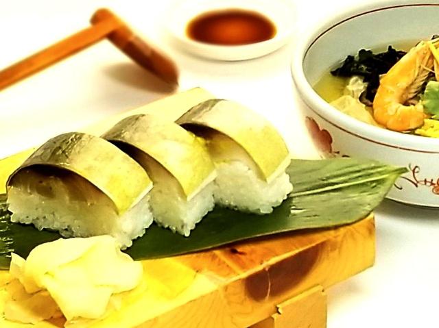 画像: 鯖寿司とにゅう麺(1450円)