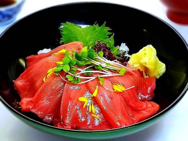 画像: 本マグロ丼(2160円)