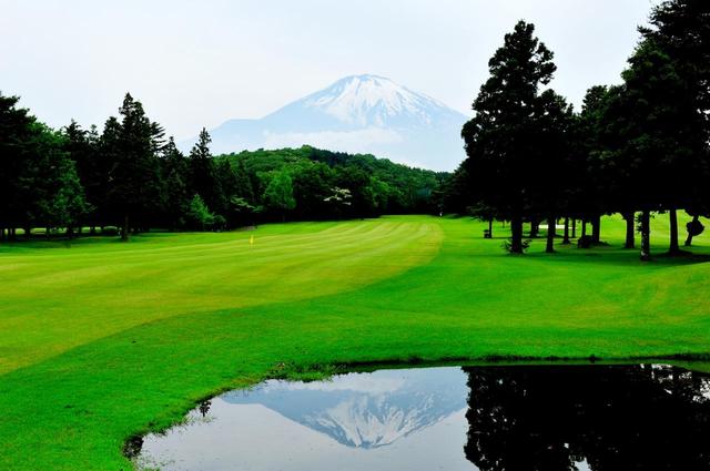 画像2: ドライバーはM4。UTは18度と21度の2本