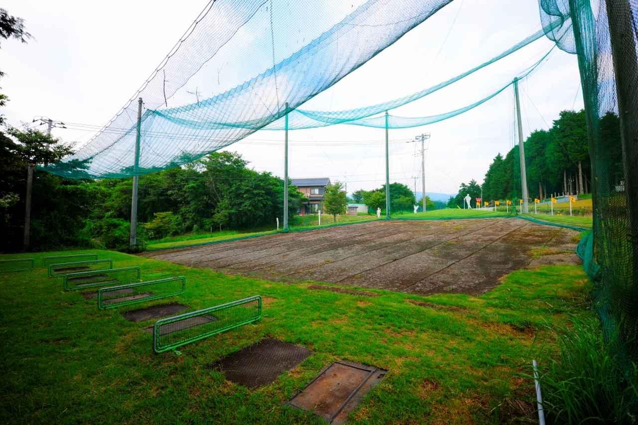 画像: 練習場は30球300円