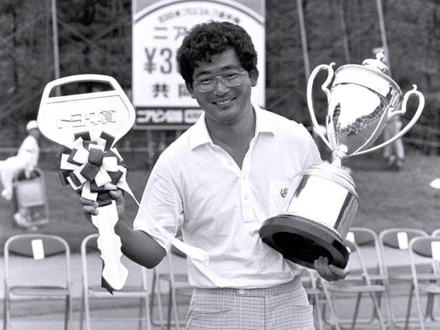 画像: 1982年、83年と2年連続で賞金王に輝いた中嶋常幸(85年・86年にもタイトルを獲得)