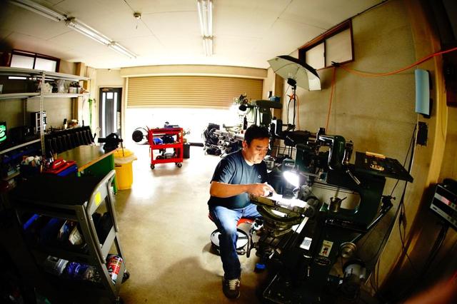 画像: 住宅街にあるガレージで超高精度なパターは生み出される