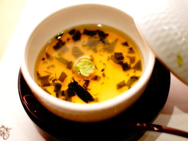 画像: 茶碗蒸し、デザートももちろんある。