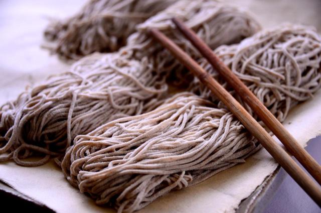 画像: 打ち立ての蕎麦はクラブハウスレストランの自慢メニュー