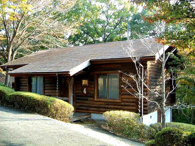 画像: 宿泊施設はコテージタイプ