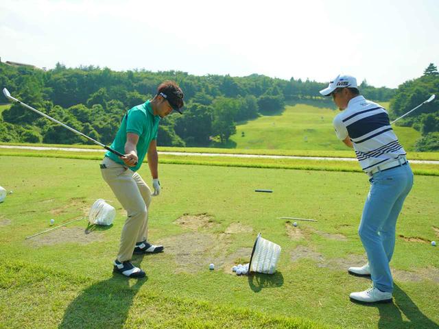 画像: 左)額賀辰徳プロ、右)塩見好輝プロ