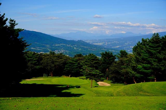 画像: 椎名コース7番(172Y・P3)榛名山系の絶景