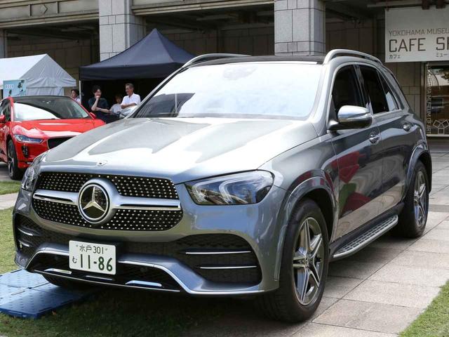 画像: 居住性や積載性が向上。メルセデスの中核SUV