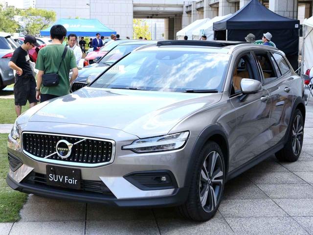 画像1: V60のタイヤを大型化しSUVへ