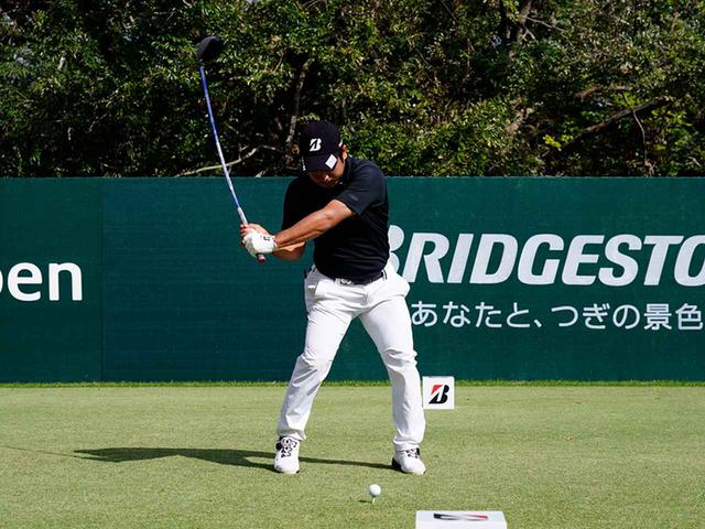 画像4: 【比嘉一貴】今季初優勝。小さな体格でも飛ばせる、高速回転スウィングの秘訣
