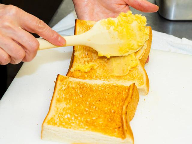 画像1: 【ゴルフ場の名物クラブハウスサンド②】午後のスタートへサンドイッチで腹ごしらえ。ステーキ・エビカツ・生ハム・玉子…メニューは無限大!