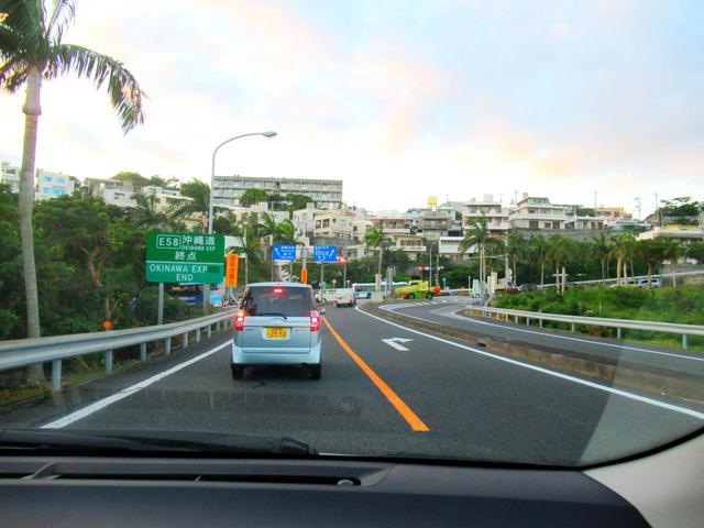 画像: 高速道路を使えば、ラウンド後に那覇に戻ってショッピングや観光も楽しめます