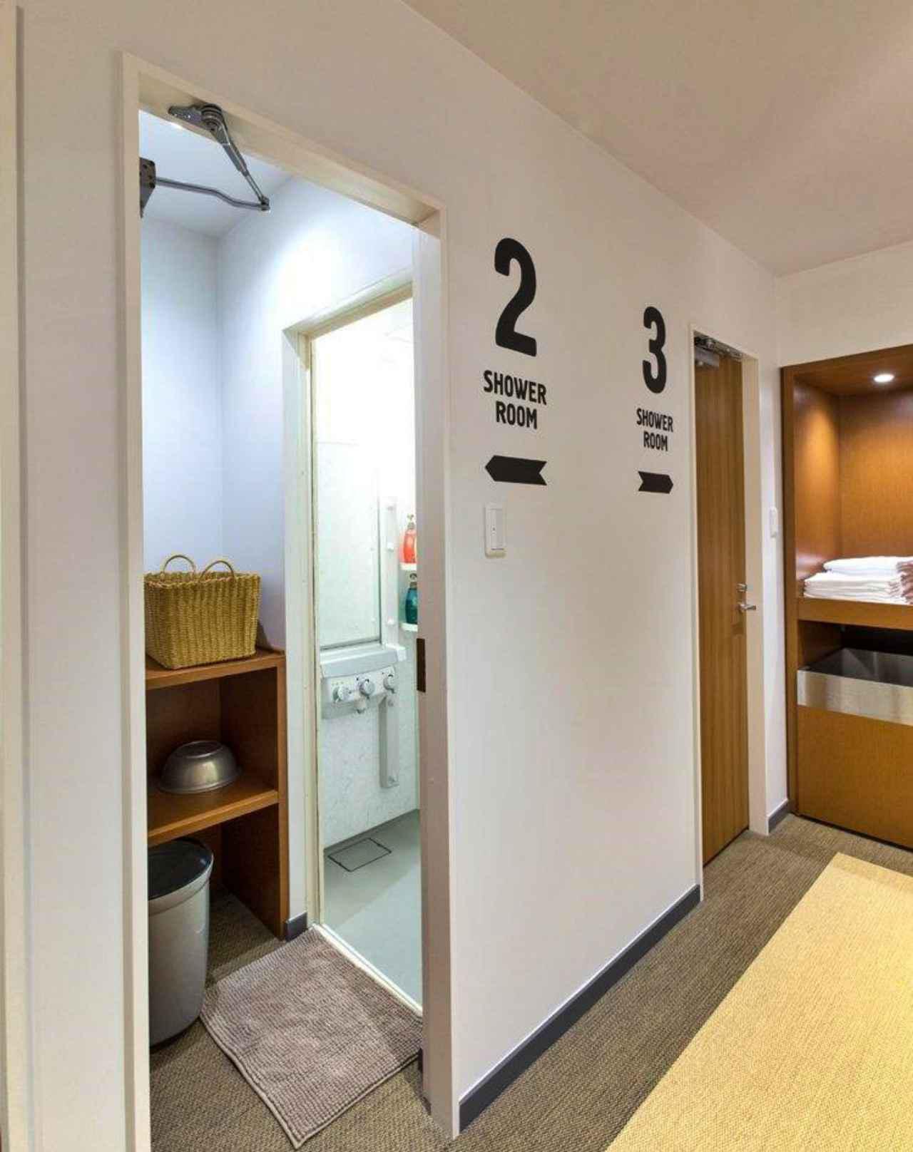 画像: 男性用シャワーブース