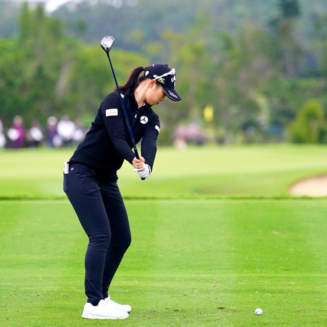 画像11: 【柏原明日架】ゆるみのないヒップターン、柔軟性の高い美スウィング。2019年2勝