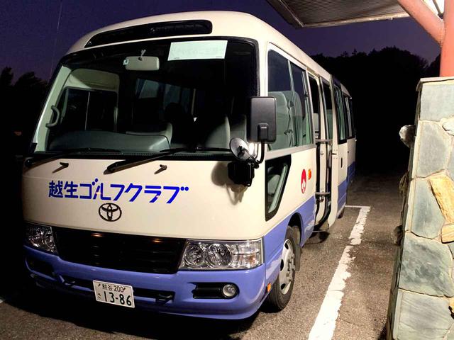 画像: 土日祝日、平日ともにクラブバスが坂戸駅から運行。朝7:05、8:05、9:05出発(平日の7:05は要予約制)