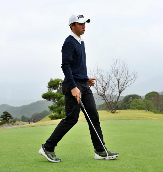 画像: 飛球線と直角に入る