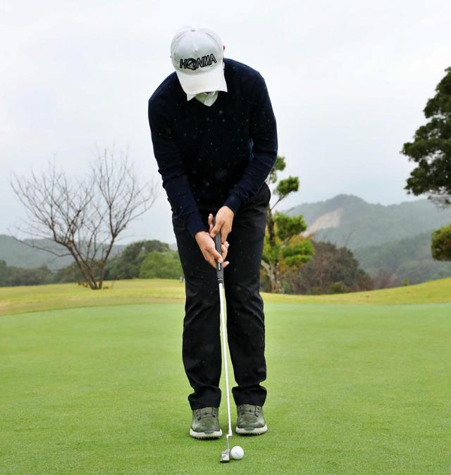 画像: 右手のひらから合わせて構え