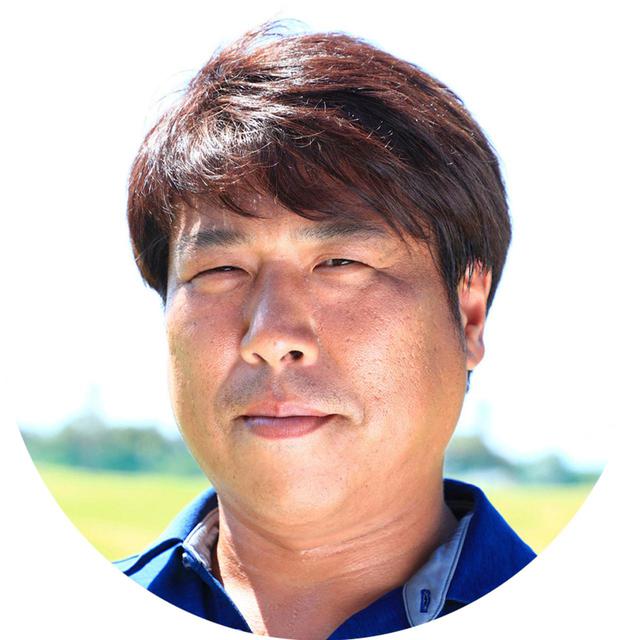 画像: 【解説】辻村明志コーチ つじむらはるゆき。1975年生まれ福岡県出身。上田桃子をはじめ、小祝さくらや永井花奈のコーチを務める。理論を押しつけず、それぞれに合った指導に定評がある