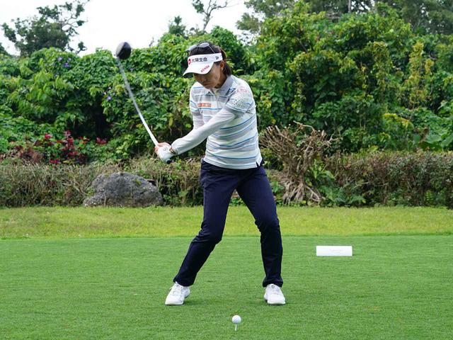 画像3: 【プロがプロを選ぶベストスウィンガー】女子ドライバー部門。美しいドローとリズムと飛距離でテレサ・ルーが連覇を達成