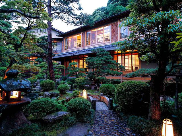 画像1: 庭を顔むように建てられた客室