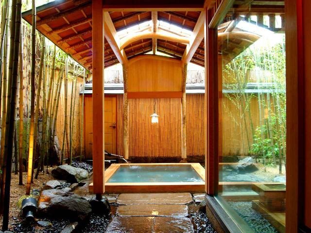 画像: 竹林に囲まれた、吉の湯