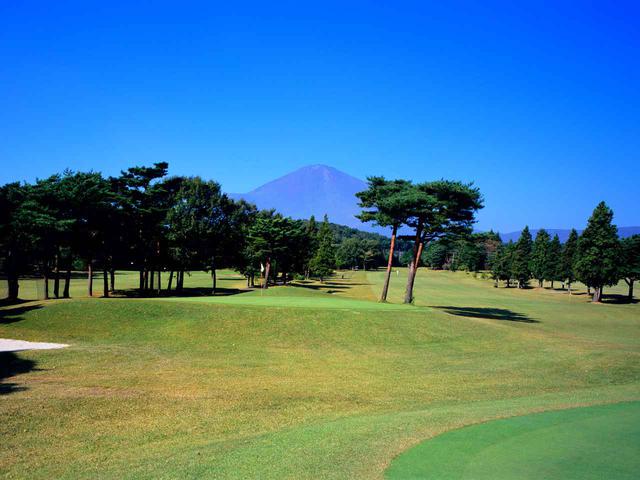 画像: 富士平原GCはA・Bのベント2グリーン(富士4番・356Y/A・333Y/B・P4)