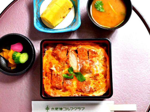画像: 豚ヒレ一本揚げカツ重(1650円)