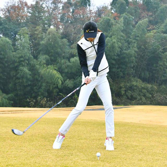 画像4: 【飛距離アップ】ツイスト打法の武市悦宏プロが五輪新体操元代表の坪井保菜美さんをレッスン。プラス20ヤードを達成できたか?(前編)