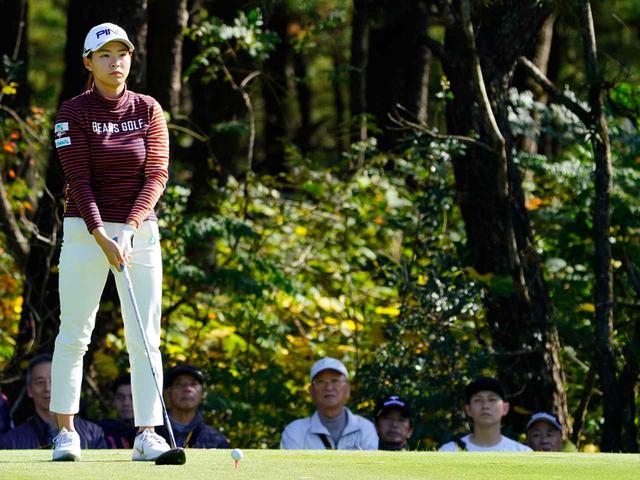 画像36: 【プレショットルーティン調査】女子プロゴルファー上位32人をチェック! 2タイプに分かれた“アドレスの入り方”