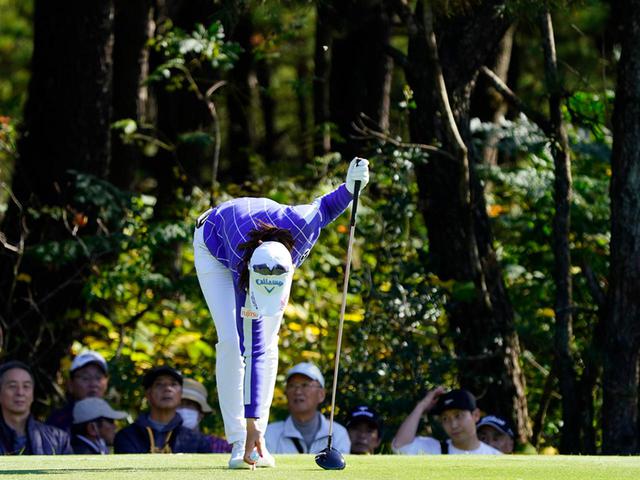 画像1: 【プレショットルーティン調査】女子プロゴルファー上位32人をチェック! 2タイプに分かれた“アドレスの入り方”