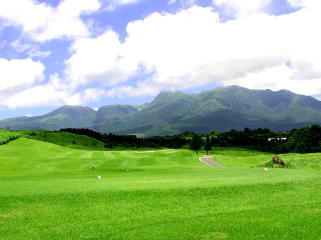 画像: 久住高原ゴルフ倶楽部 6番(383Y・P4)
