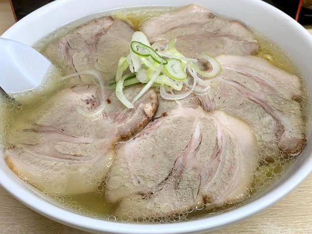 画像: ラーメン信月(塩チャーシュー)Ph/信月Facebookより