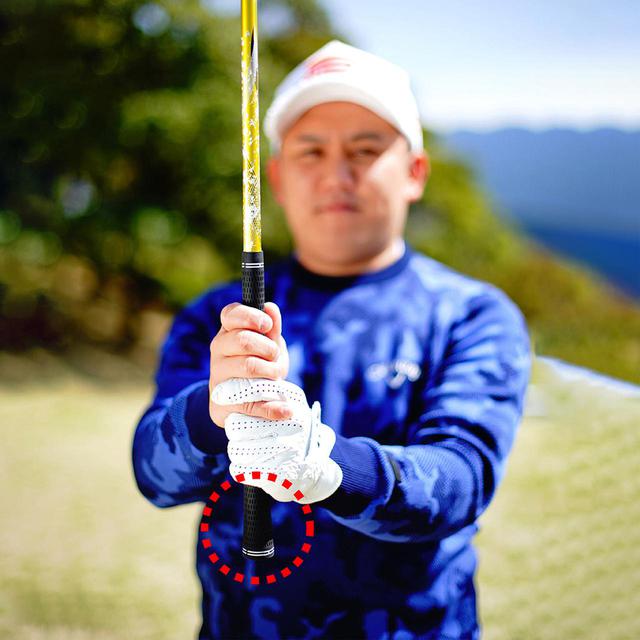 画像: クラブを短く持つことが多い井手尾さんは、それを想定して重量を重くしている。「短く持つと軽く感じるので、それを調整する意味で総重量は重めに設定しています」