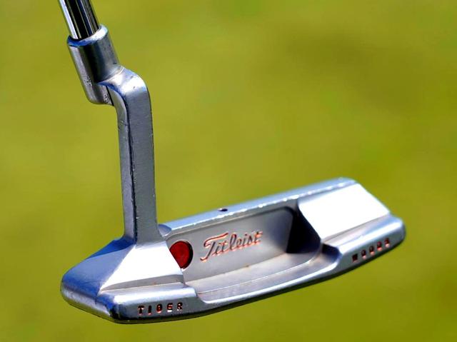 画像: バックフェースにはTIGER WOODSの刻印入り