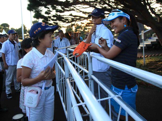 画像: この年に大利根GCで開催された日本女子オー プンで、何気なくサインをしたのが畑岡奈紗だったという運命的出会いを果たす